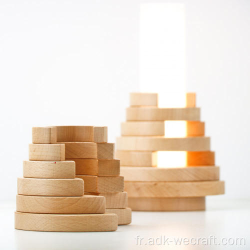 Tournez la lampe de table décorative en bois clair